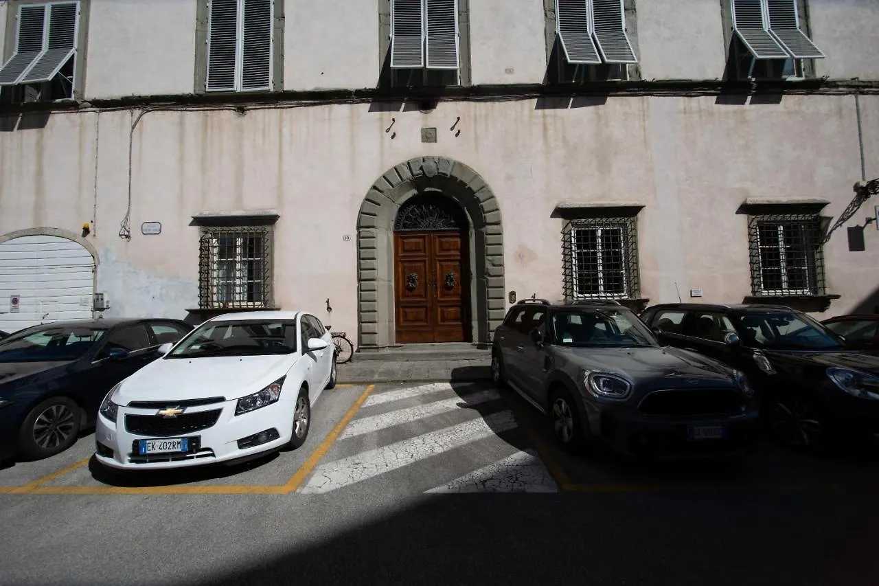 Venus Luxury Apartment In Center Town Lucca Italien