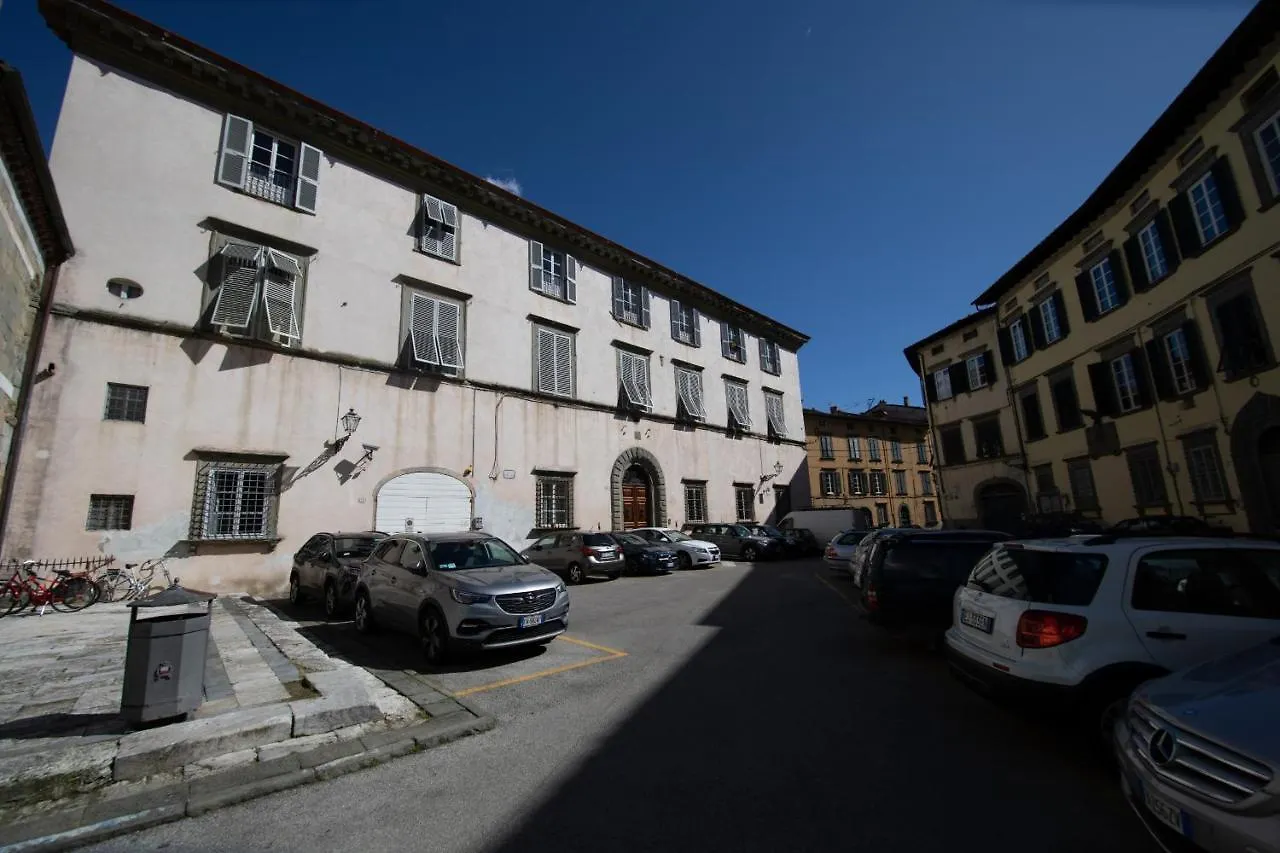 Venus Luxury Apartment In Center Town Lucca 0*,
