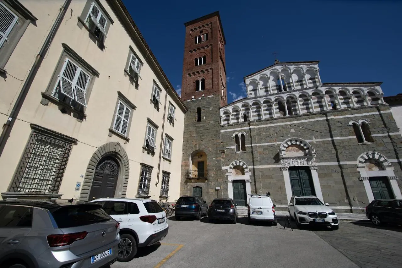Venus Luxury Apartment In Center Town Lucca Italien