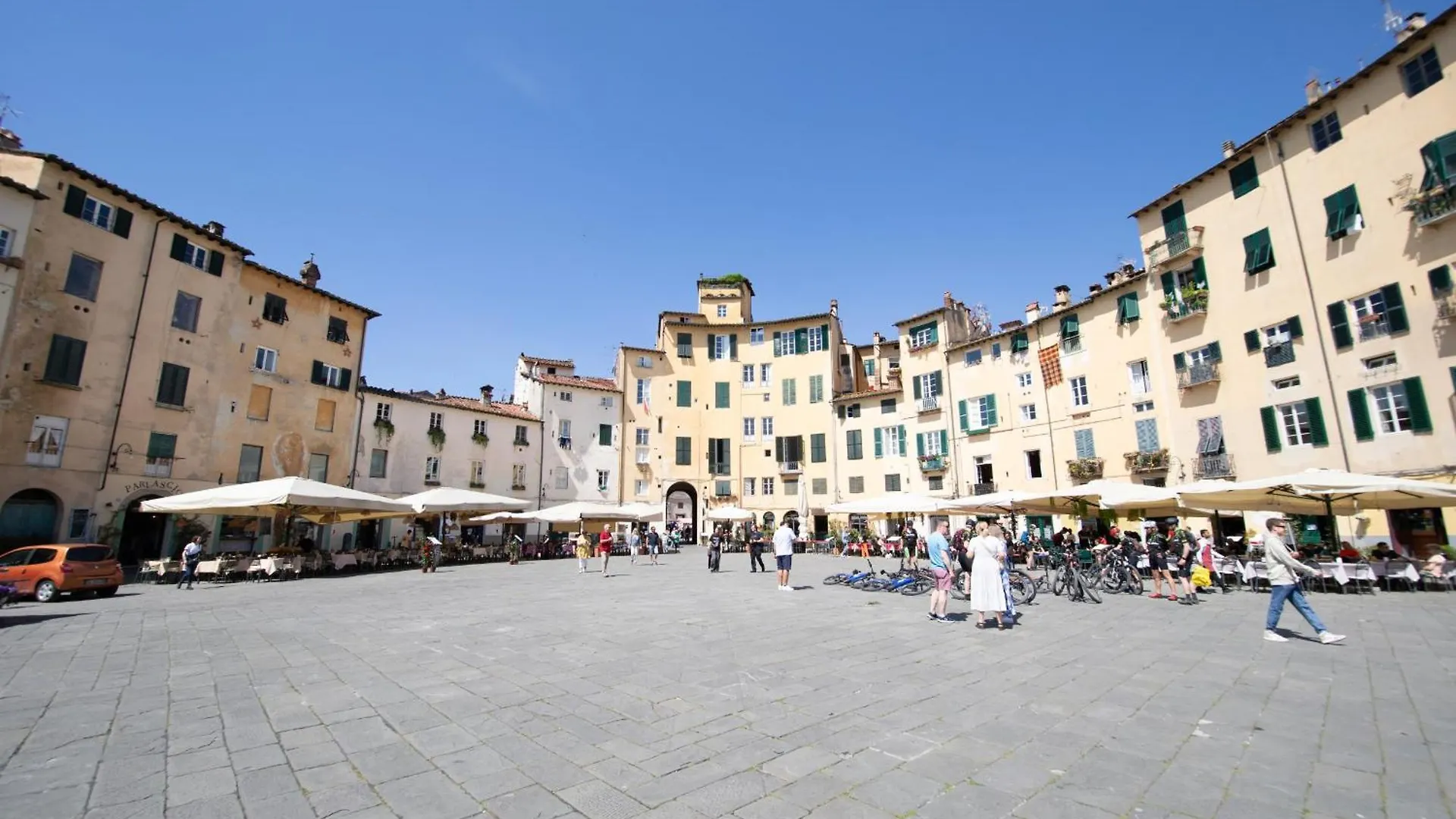 Venus Luxury Apartment In Center Town Lucca Italy